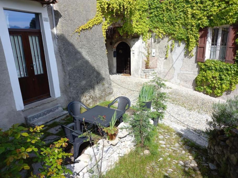Apartamento The Door Of The Castle Menaggio Exterior foto
